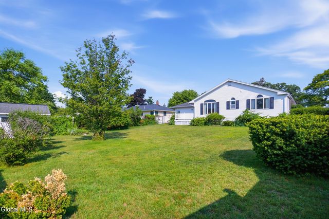 13 Marie Parkway, Colonie, NY 12211
