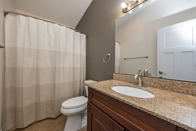 4906 W Park Drive, West Des Moines, IA 50266