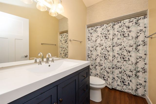 4906 W Park Drive, West Des Moines, IA 50266