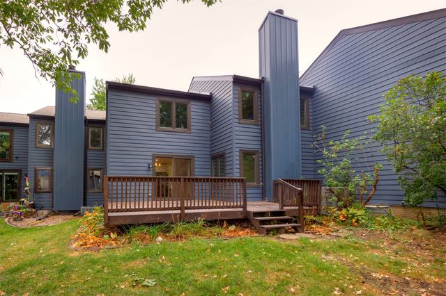 4906 W Park Drive, West Des Moines, IA 50266