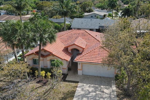 16898 Crestview Lane, Weston, FL 33326