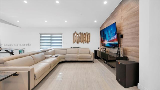 16898 Crestview Lane, Weston, FL 33326