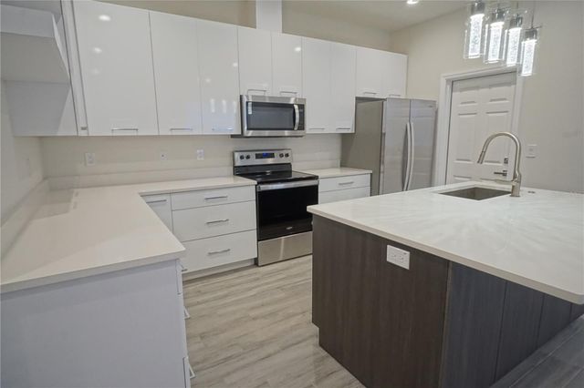 4102 N THATCHER AVENUE A, Tampa, FL 33614