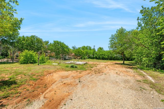 1134 GARRATY RD, Terrell Hills, TX 78209