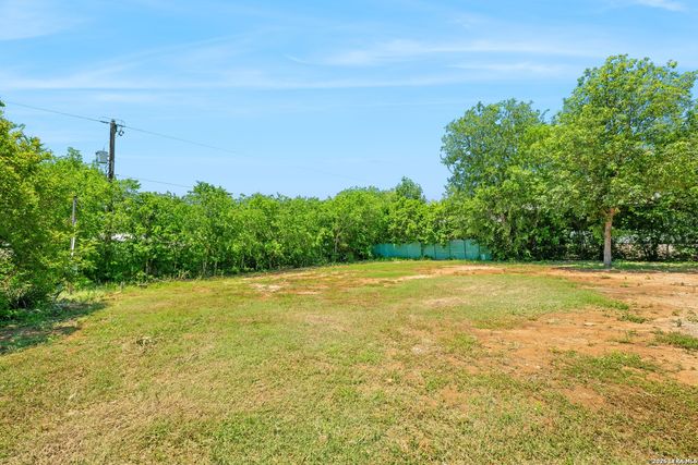 1134 GARRATY RD, Terrell Hills, TX 78209
