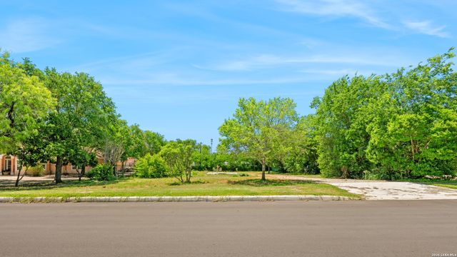 1134 GARRATY RD, Terrell Hills, TX 78209