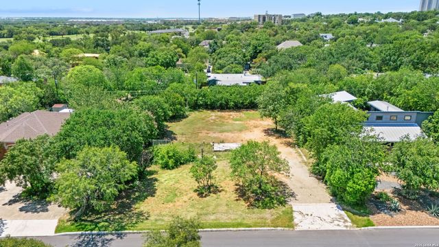 1134 GARRATY RD, Terrell Hills, TX 78209
