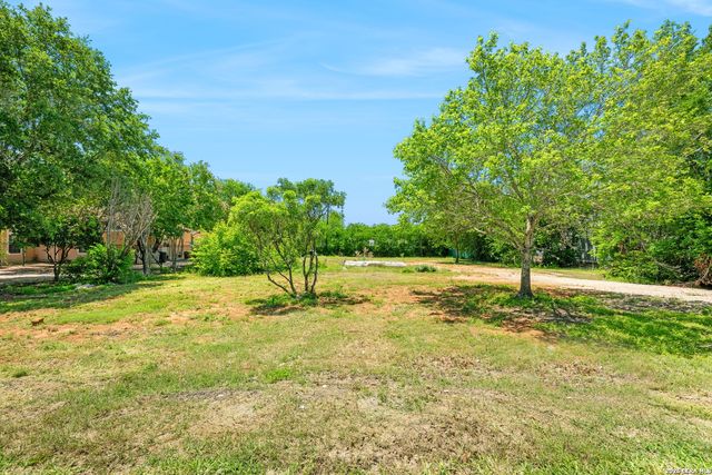 1134 GARRATY RD, Terrell Hills, TX 78209