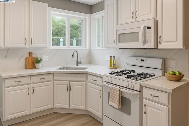 808 Martin Blvd, San Leandro, CA 94577