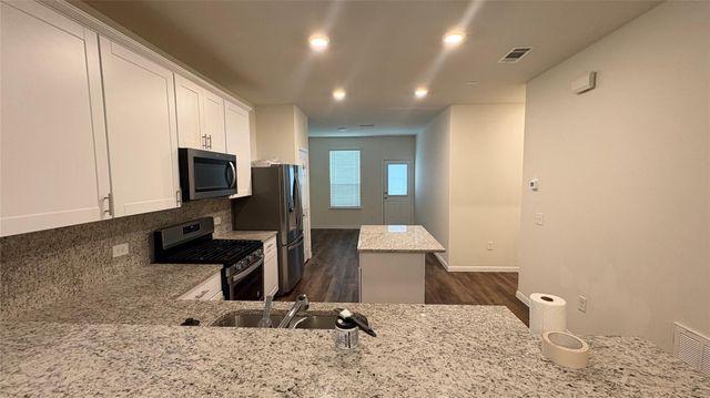 4435 Rushing Ridge Court, Houston, TX 77069