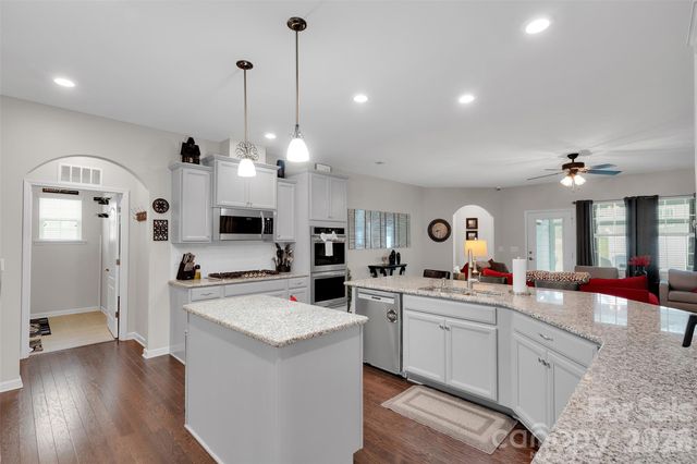 379 Kentmere Lane, Lake Wylie, SC 29710