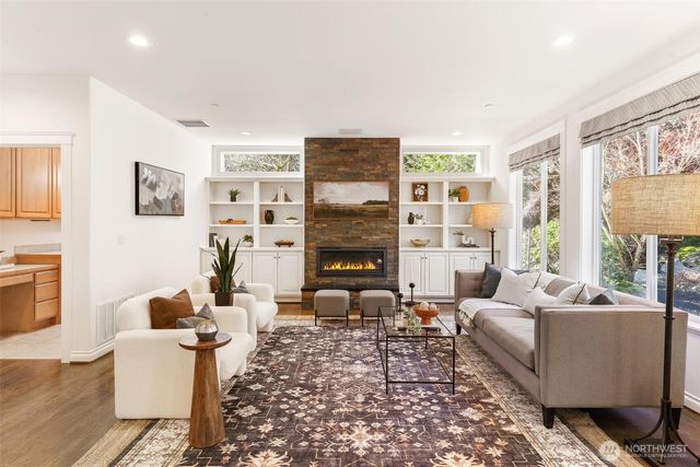 16454 108th Avenue NE, Bothell, WA 98011