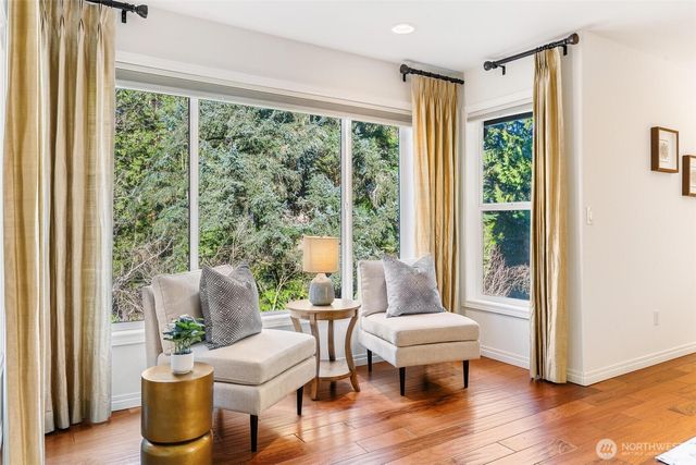 16454 108th Avenue NE, Bothell, WA 98011