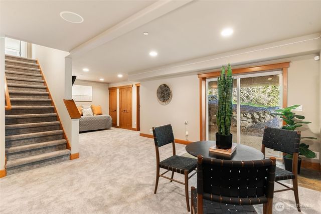 16454 108th Avenue NE, Bothell, WA 98011