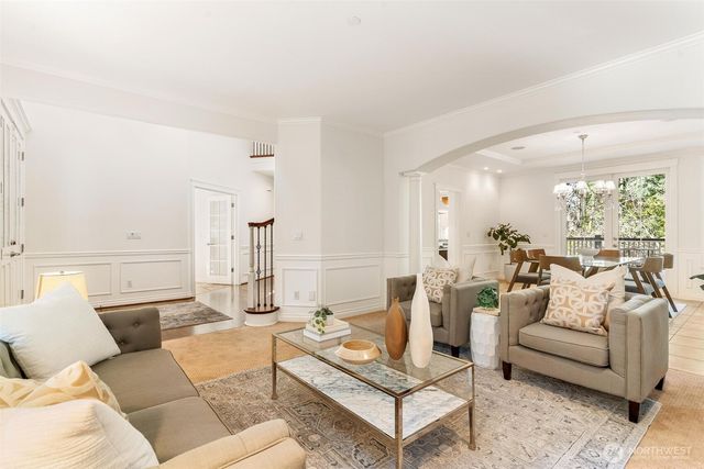 16454 108th Avenue NE, Bothell, WA 98011