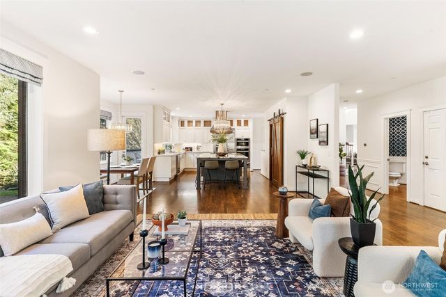 16454 108th Avenue NE, Bothell, WA 98011