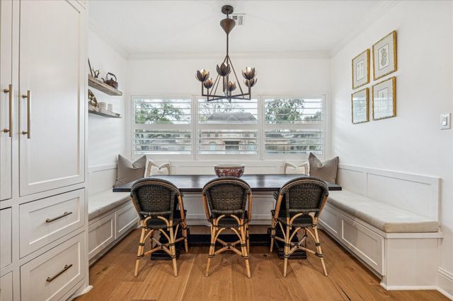 810 Silvergate Drive, Houston, TX 77079