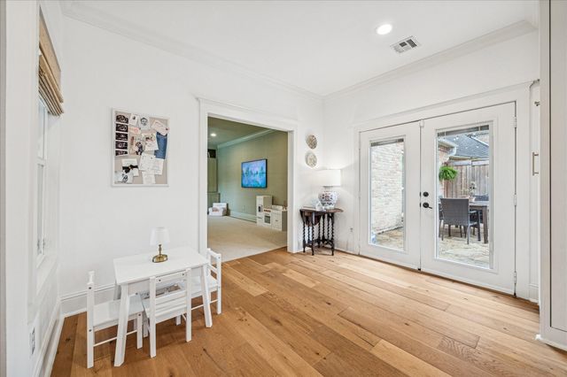 810 Silvergate Drive, Houston, TX 77079