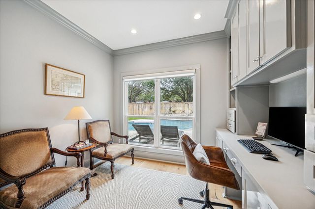 810 Silvergate Drive, Houston, TX 77079