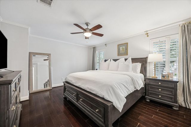 810 Silvergate Drive, Houston, TX 77079