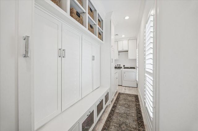 810 Silvergate Drive, Houston, TX 77079