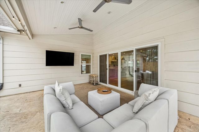 810 Silvergate Drive, Houston, TX 77079