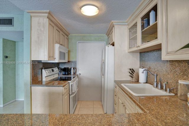 1228 West Ave 1002, Miami Beach, FL 33139