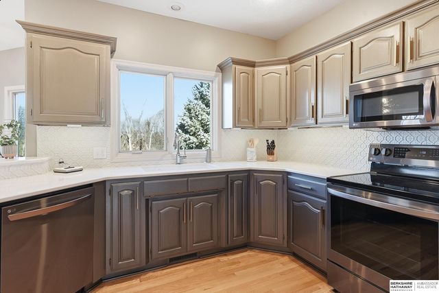 18320 Ontario Street, Omaha, NE 68130