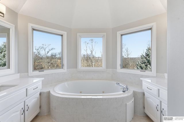 18320 Ontario Street, Omaha, NE 68130