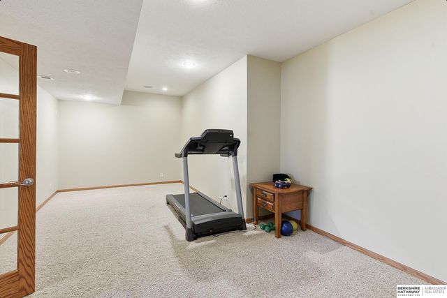 18320 Ontario Street, Omaha, NE 68130