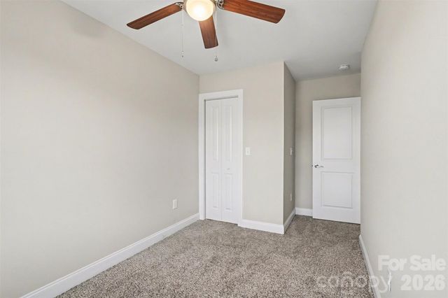 1006 10th Avenue NE, Hickory, NC 28601