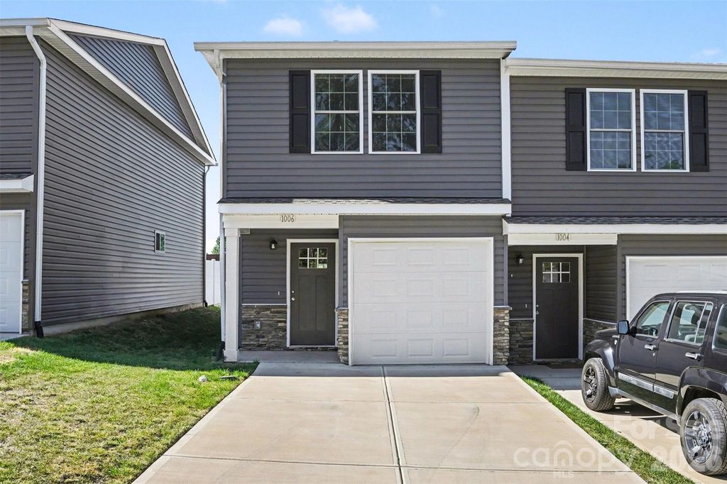 1006 10th Avenue NE, Hickory, NC 28601