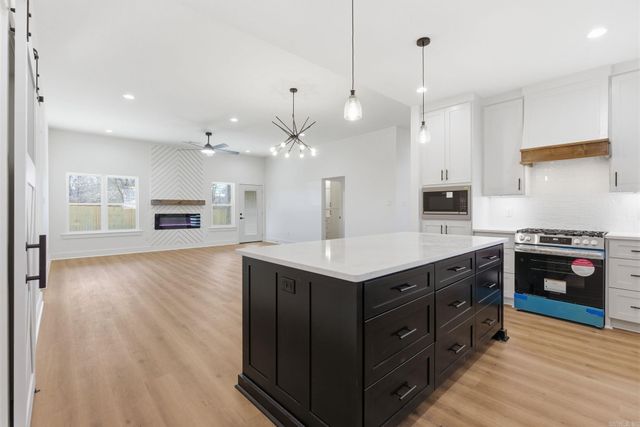 4805 Coronell Way, Bryant, AR 72002