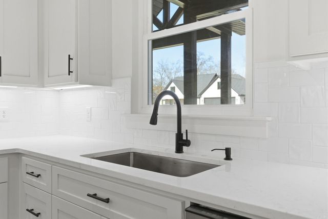 4805 Coronell Way, Bryant, AR 72002