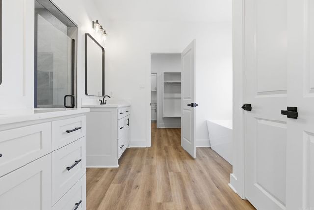 4805 Coronell Way, Bryant, AR 72002