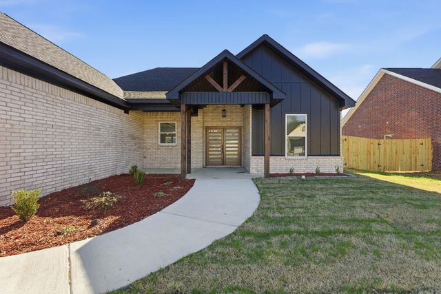 4805 Coronell Way, Bryant, AR 72002