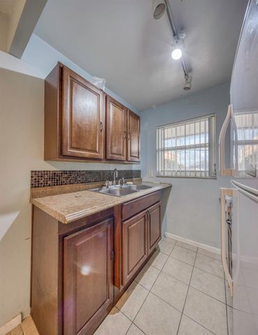 111 N L Street 8, Lake Worth Beach, FL 33460