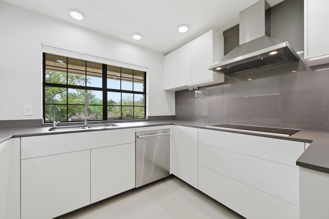 320 Ridgecrest RD, Georgetown, TX 78628