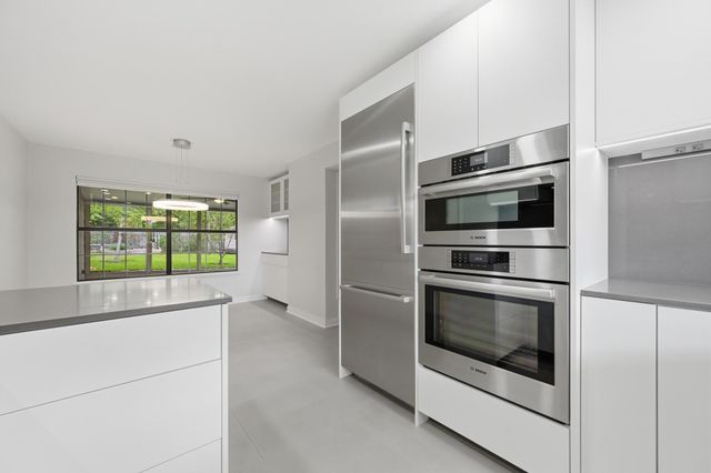 320 Ridgecrest RD, Georgetown, TX 78628