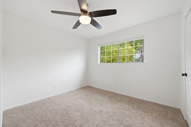 320 Ridgecrest RD, Georgetown, TX 78628