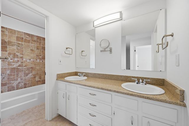 320 Ridgecrest RD, Georgetown, TX 78628