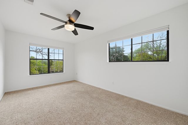 320 Ridgecrest RD, Georgetown, TX 78628