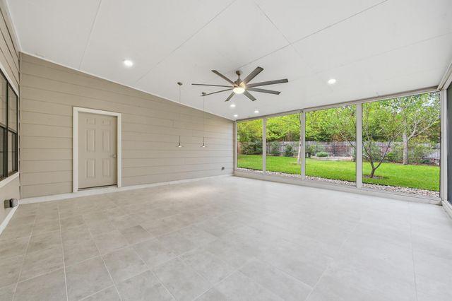 320 Ridgecrest RD, Georgetown, TX 78628