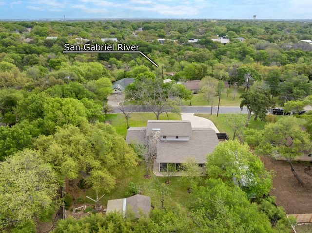 320 Ridgecrest RD, Georgetown, TX 78628