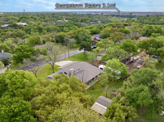 320 Ridgecrest RD, Georgetown, TX 78628