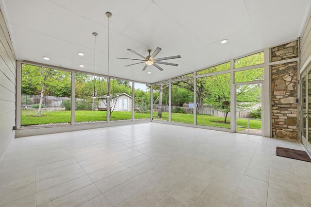320 Ridgecrest RD, Georgetown, TX 78628