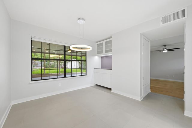 320 Ridgecrest RD, Georgetown, TX 78628