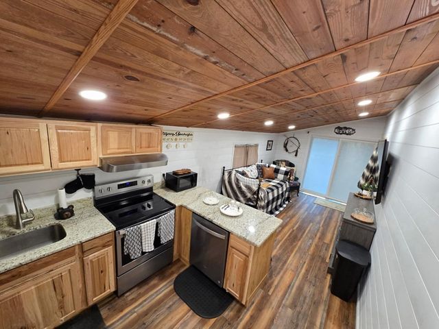 78 21st Street, Ellijay, GA 30540