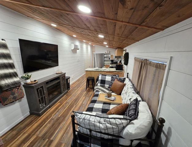 78 21st Street, Ellijay, GA 30540