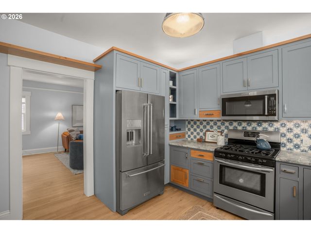 1800 Se 42ND Ave, Portland, OR 97215